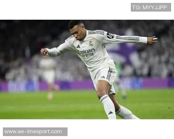 姆巴佩今年59球追平C罗纪录西甲官方社媒发布海报致敬传奇球星