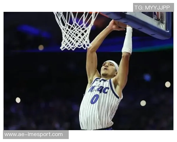 马克西全场表现惊艳24投14中砍下34分8篮板10助攻末节独得11分助球队取胜