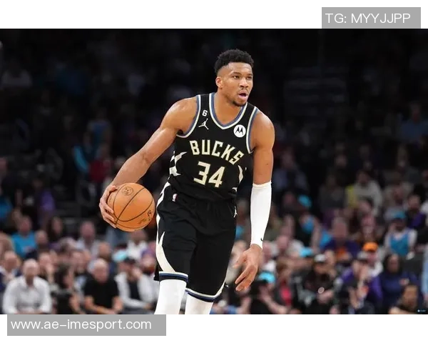 字母哥场均334分119篮板明日雄鹿客战黄蜂出战成疑引关注