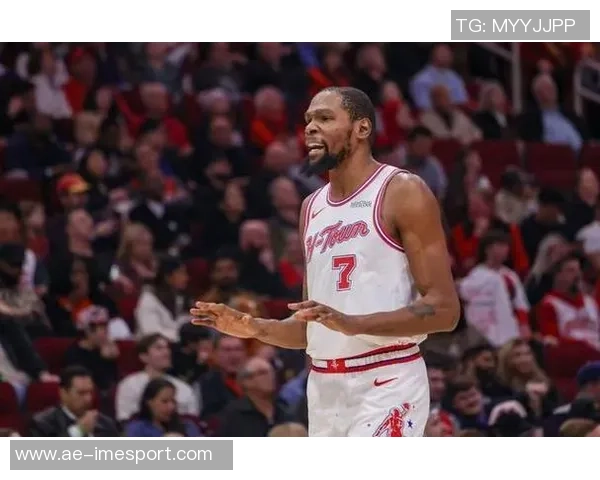 张佳玮点评KD逆袭39分表现为赛季低谷23中7的自我救赎与赢球的决心 张佳玮点评KD逆袭39分表现为赛季低谷23中7的自我救赎与赢球的决心